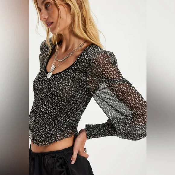 Dottie Printed Long Sleeve Knit Top NWOT black combo - Picture 1 of 3